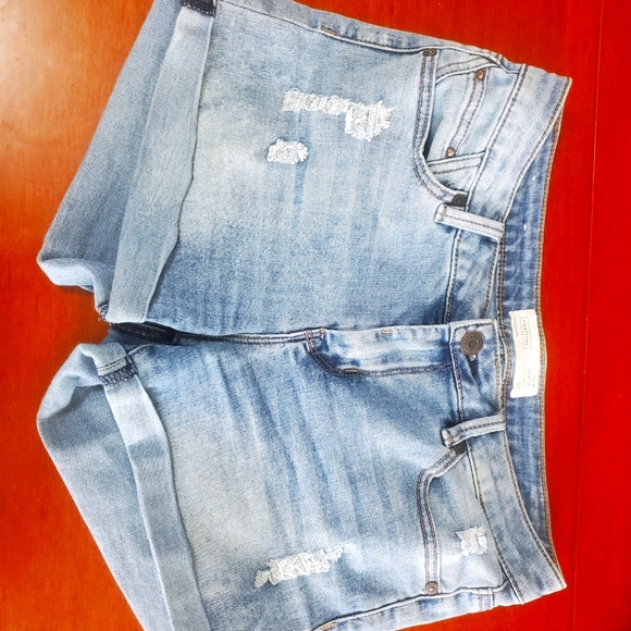 Distressed jean shorts - Picture 1 of 3